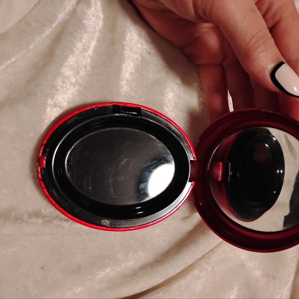 TIRTIR Red Compact Case - Picture 4 of 7